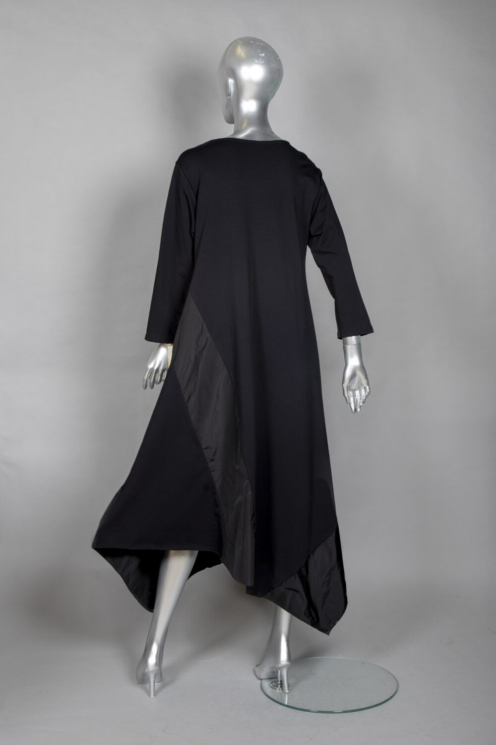 Valanziera Textured Long Black Dress | Giuseppa Collection